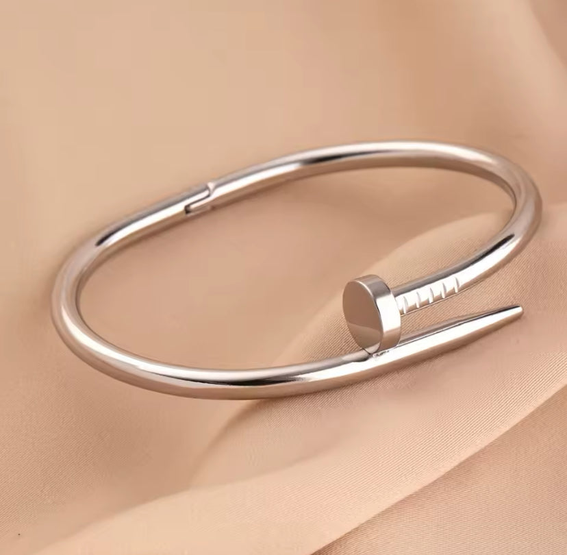 Sparkly Nail Style Bracelet Bangle