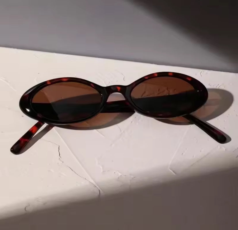Chic Oval Sunglasses