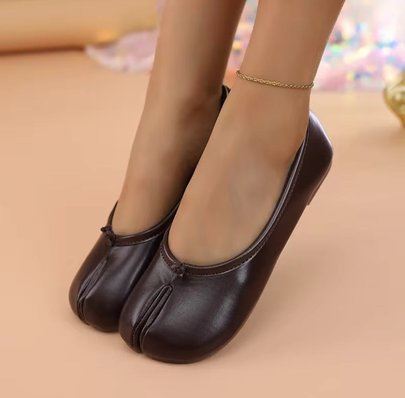 Tabi Split Toe Ballet Flats