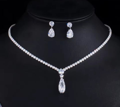 Sparkly Crystal Water Drop Necklace & Earrings Set